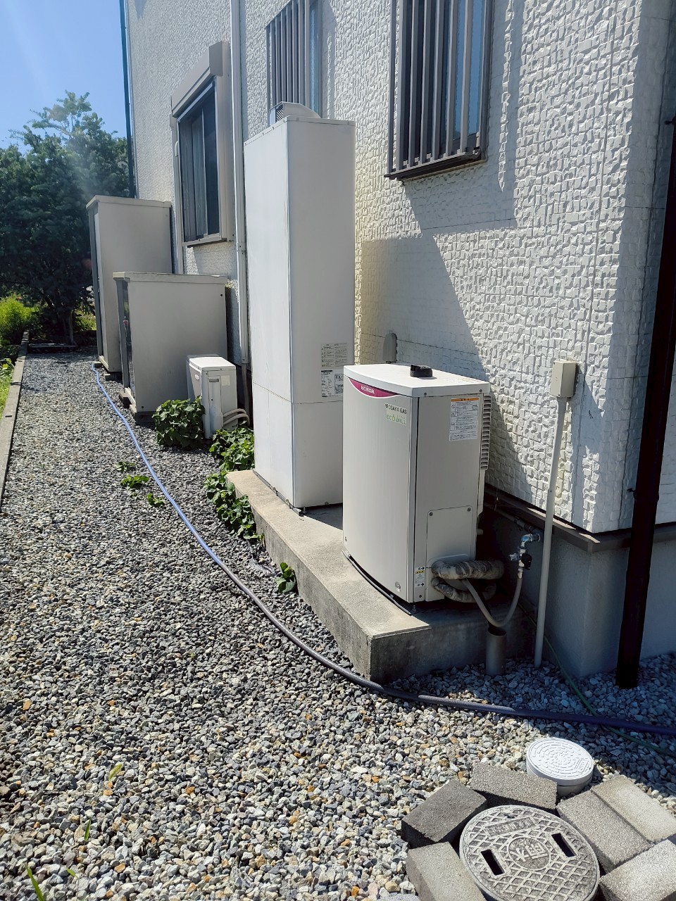 兵庫県三木市Yハイブリッド給湯器の施工事例工事前写真