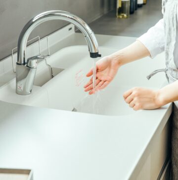 エコキュートのお湯が出ない原因と対処法｜水は出る？修理費は？