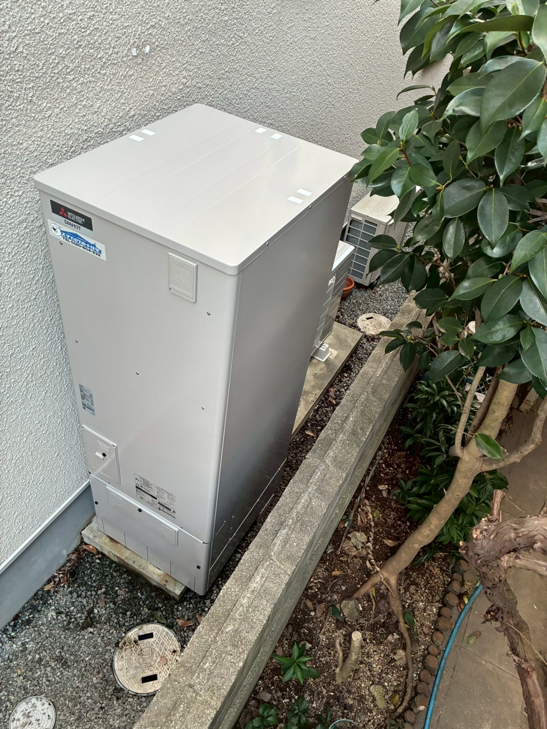 兵庫県宝塚市Tエコキュートの施工事例工事後写真