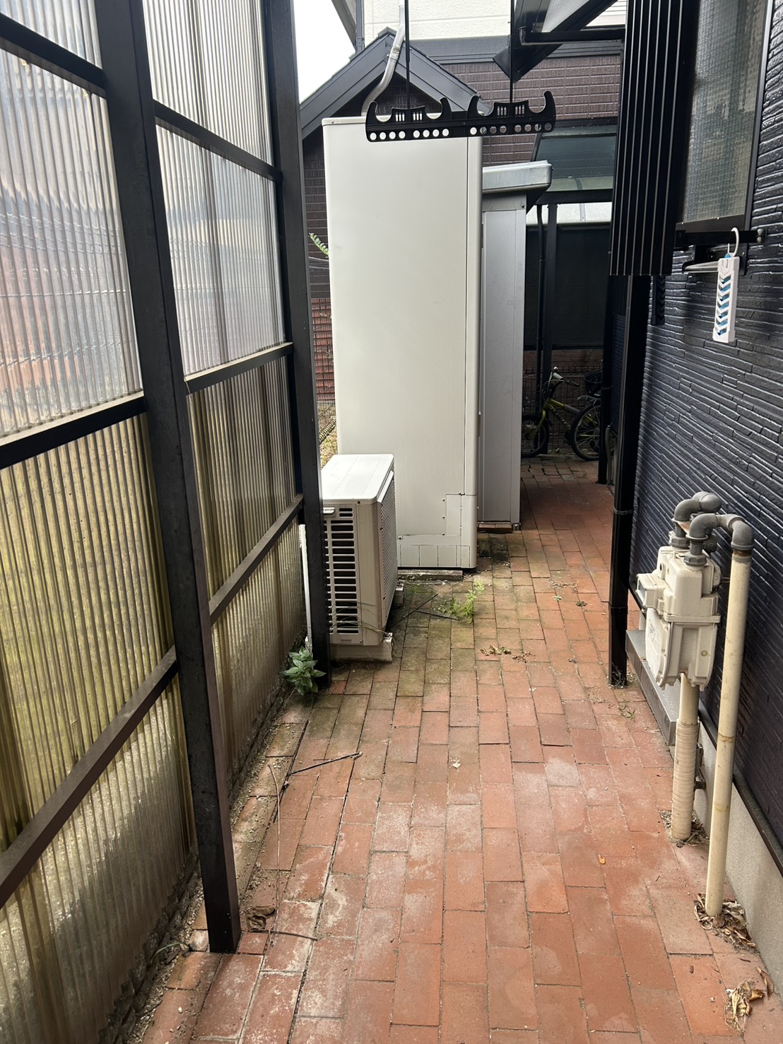 兵庫県明石市Wエコキュートの施工事例工事前写真