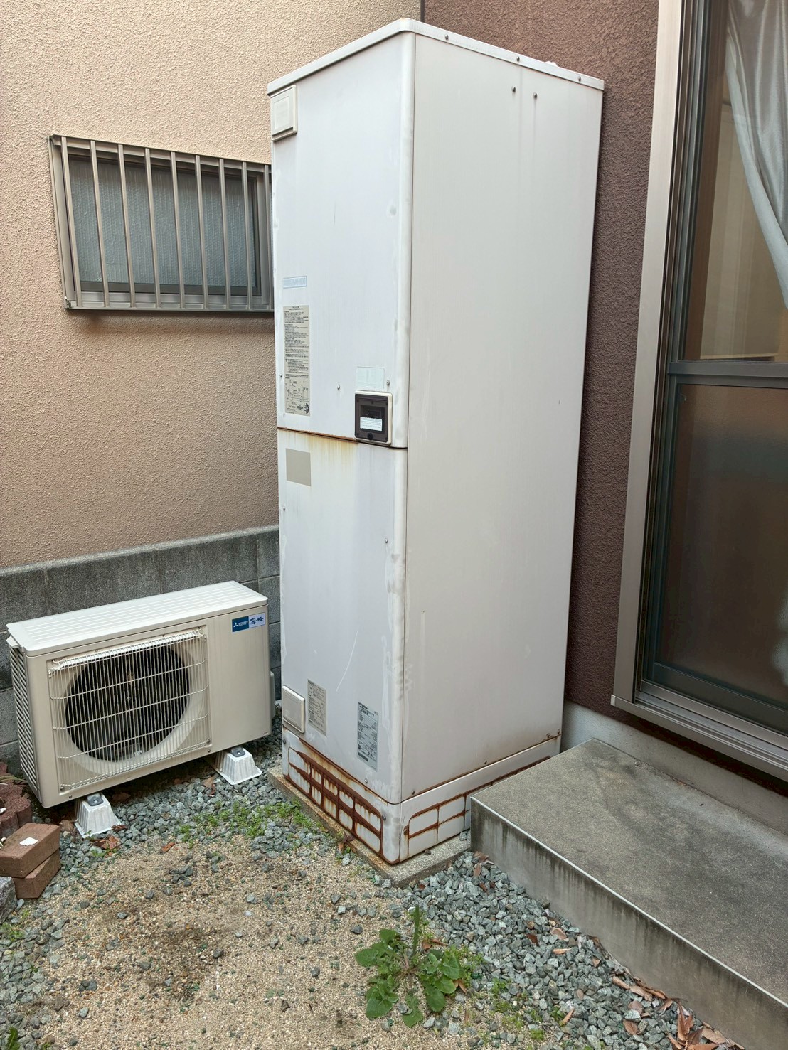 兵庫県伊丹市Yエコキュートの施工事例工事前写真