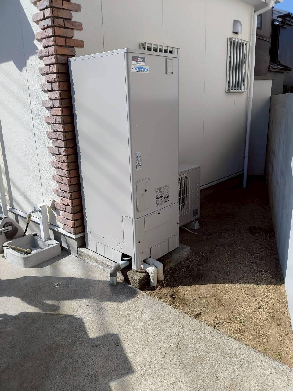 兵庫県明石市Mエコキュートの施工事例工事後写真