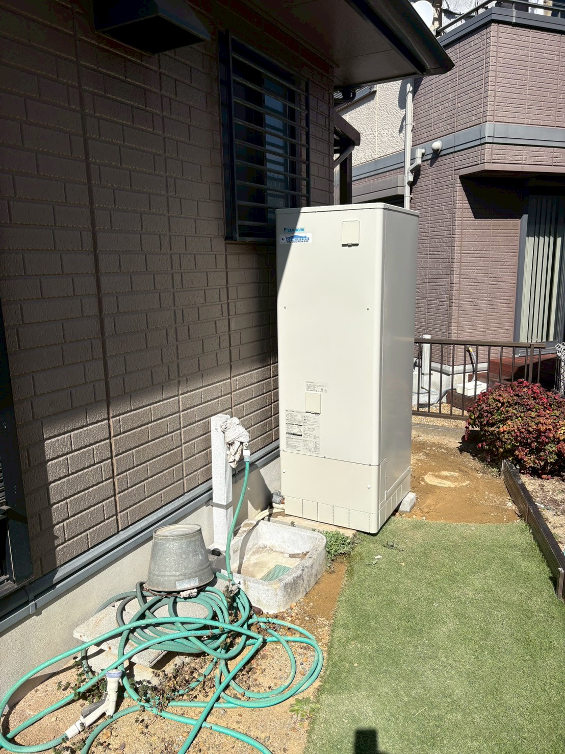 兵庫県三木市Kエコキュートの施工事例工事後写真