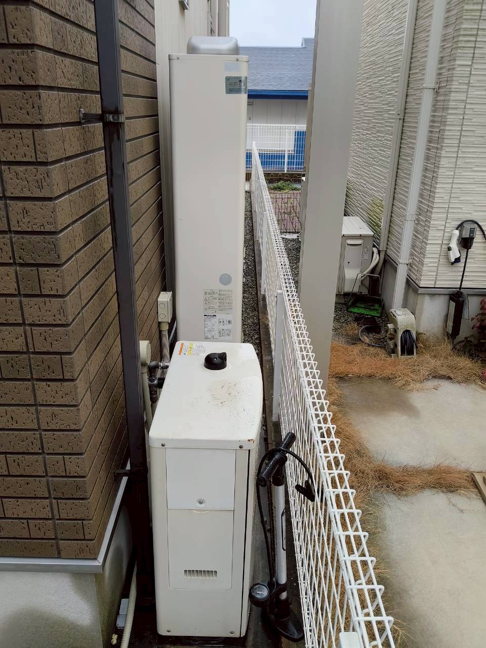 兵庫県明石市Kガス給湯器の施工事例工事前写真