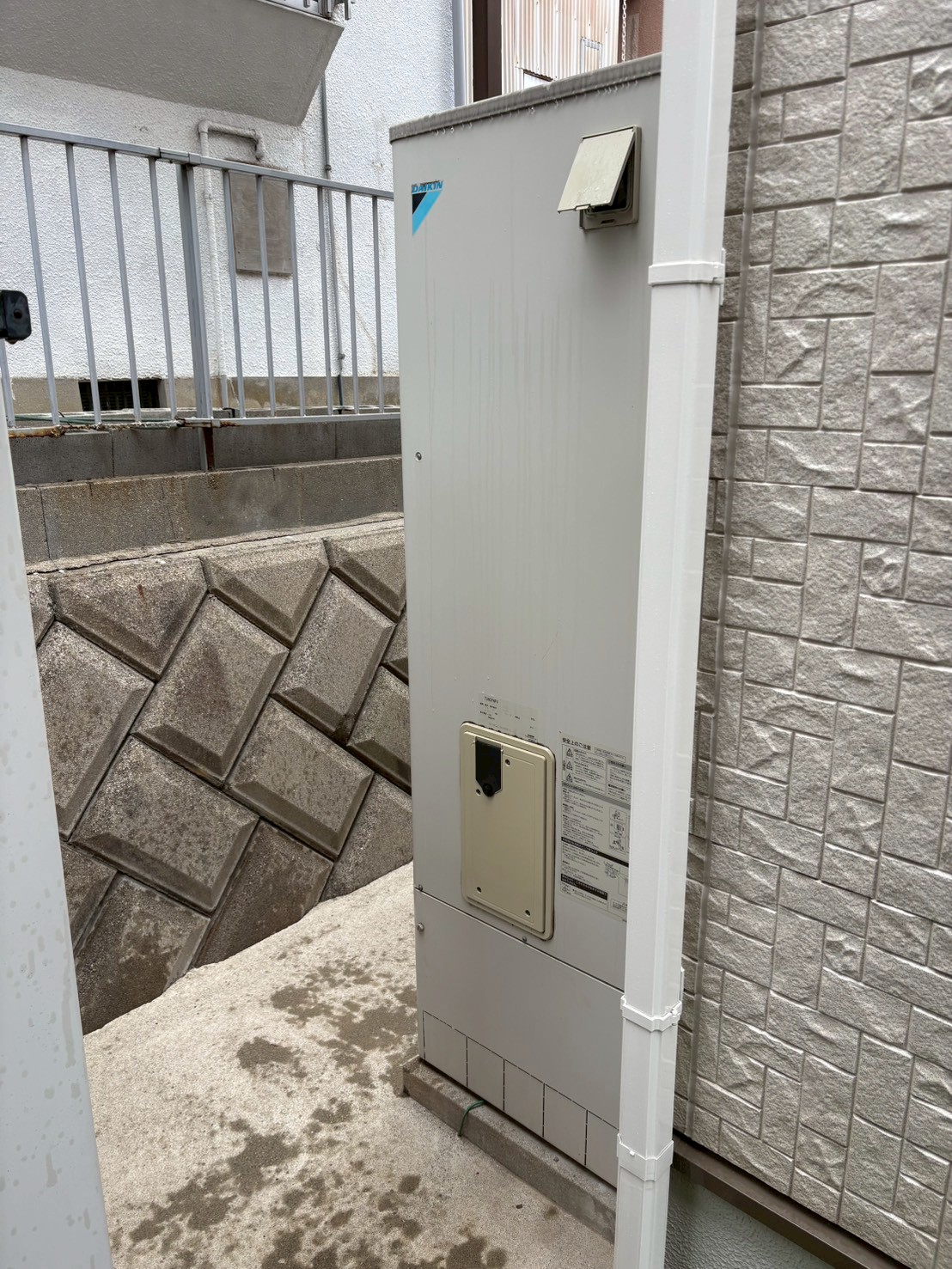 兵庫県三木市Nエコキュートの施工事例工事前写真