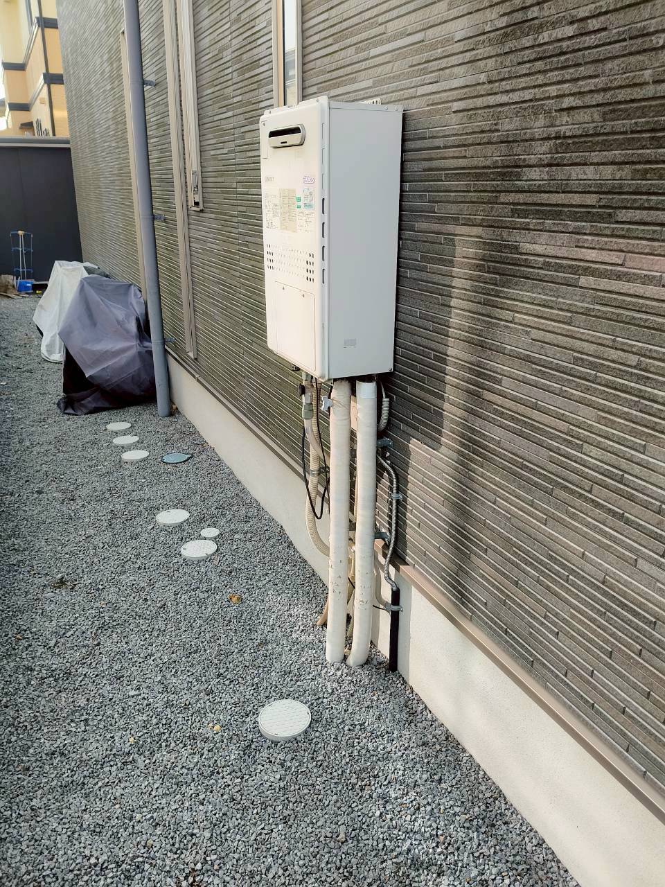 兵庫県三木市Sハイブリッド給湯器の施工事例工事前写真