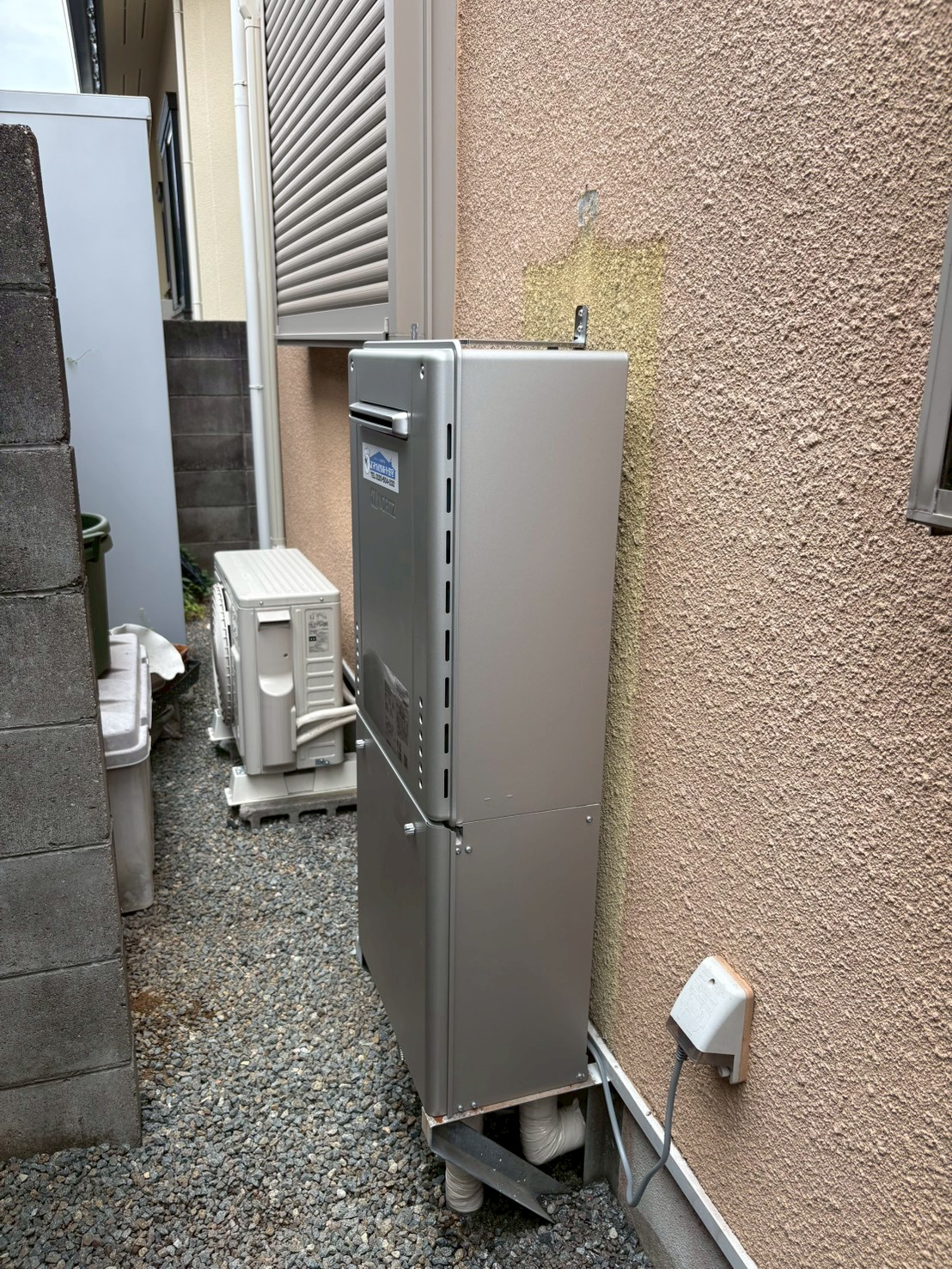 兵庫県明石市Mガス給湯器の施工事例工事後写真
