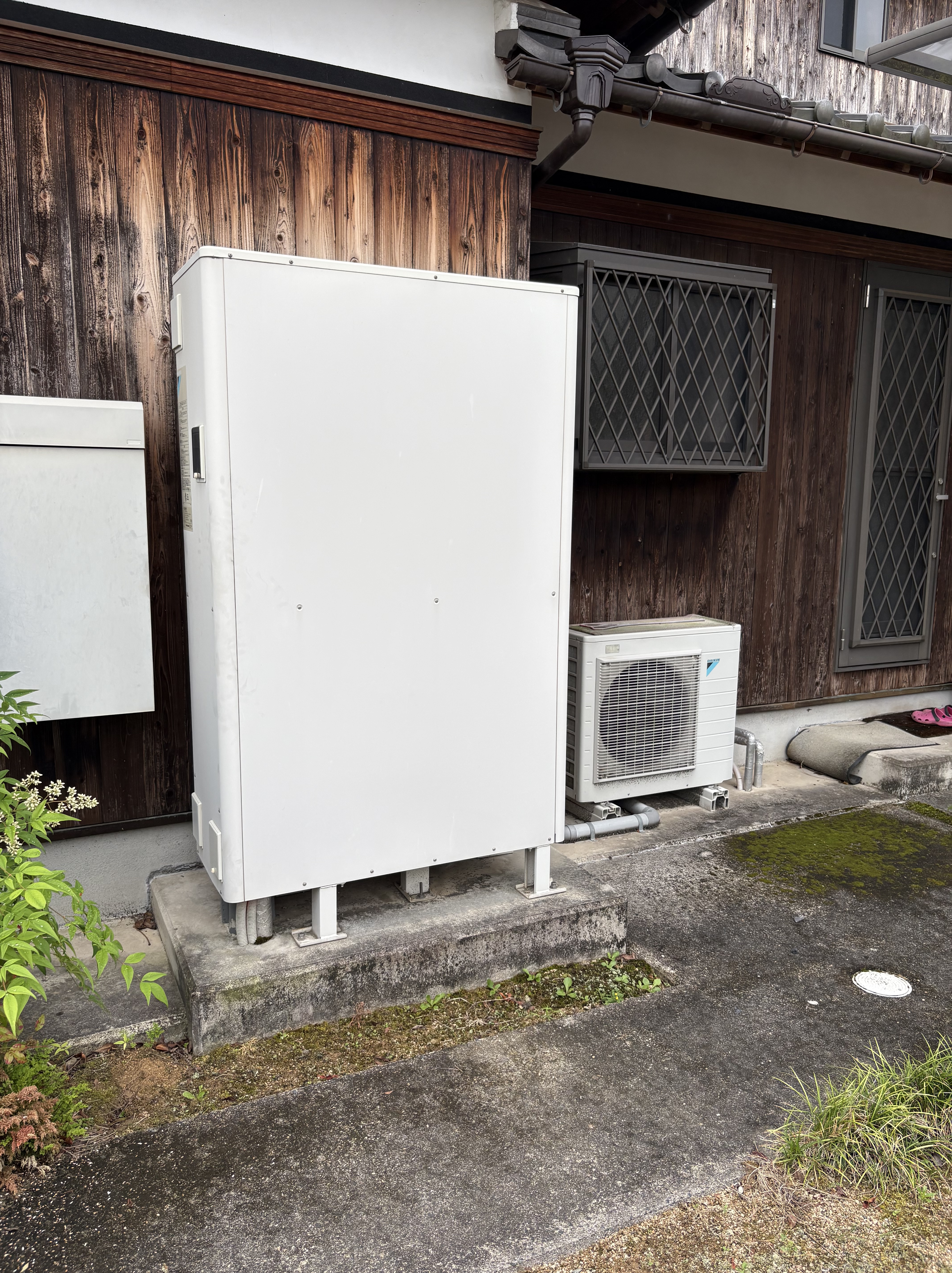 兵庫県神崎郡福崎町Nエコキュートの施工事例工事前写真