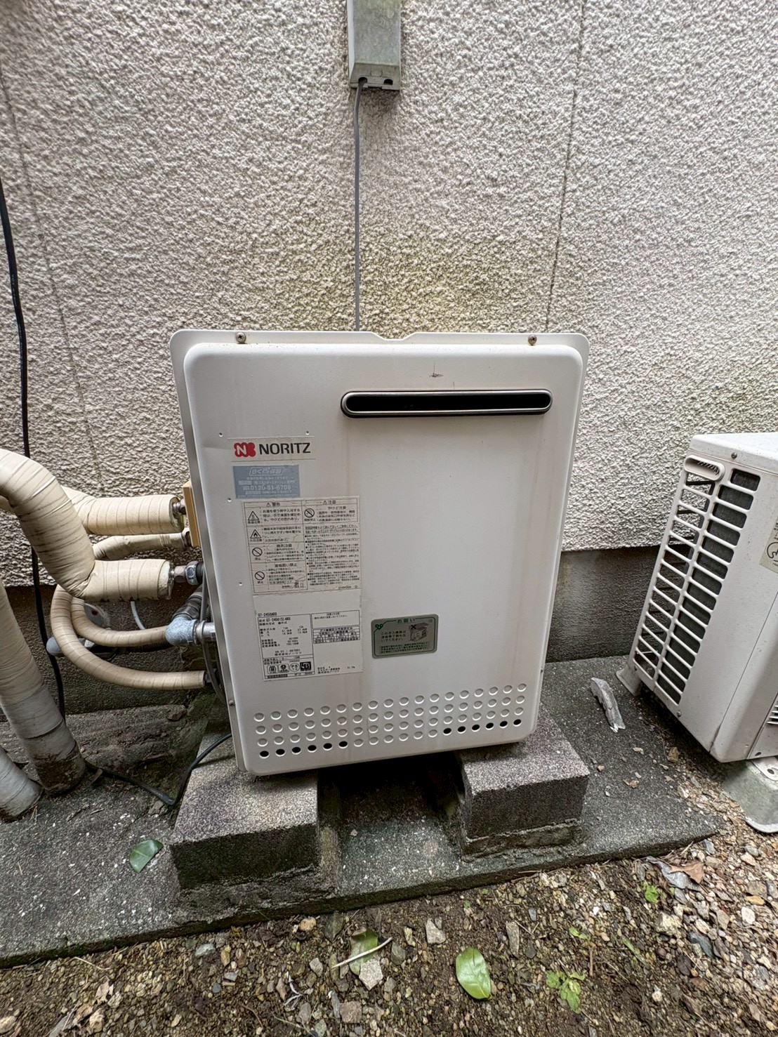 兵庫県明石市Uガス給湯器の施工事例工事前写真